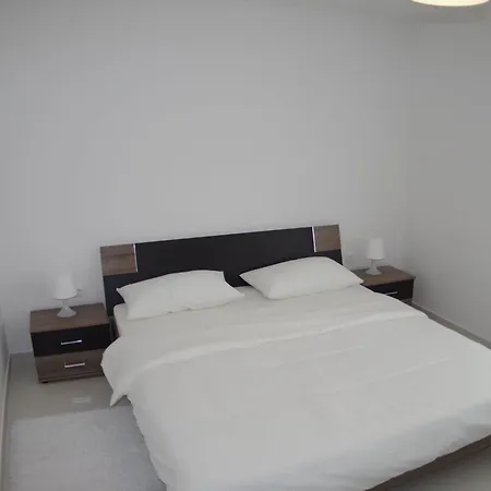 Spacious In With Garden * Rakalj