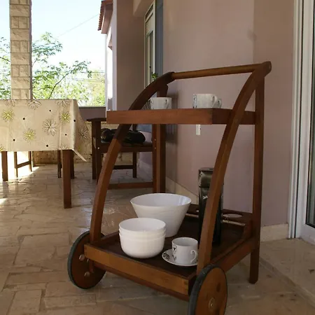 Apartment Spacious In With Garden *