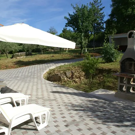 Spacious In With Garden