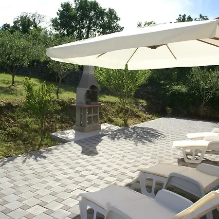 Spacious In With Garden *